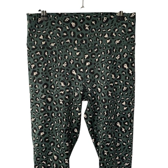 Fabletics Define PowerHold High-Waisted 7/8 Legging Leopard Green Medium Yoga - Picture 4 of 10